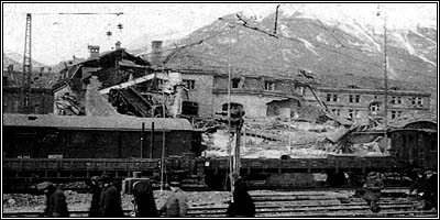 The main train station in Innsbruck after a 1944 air raid. From 'im Bombenkrieg' by Thomas Albrich.